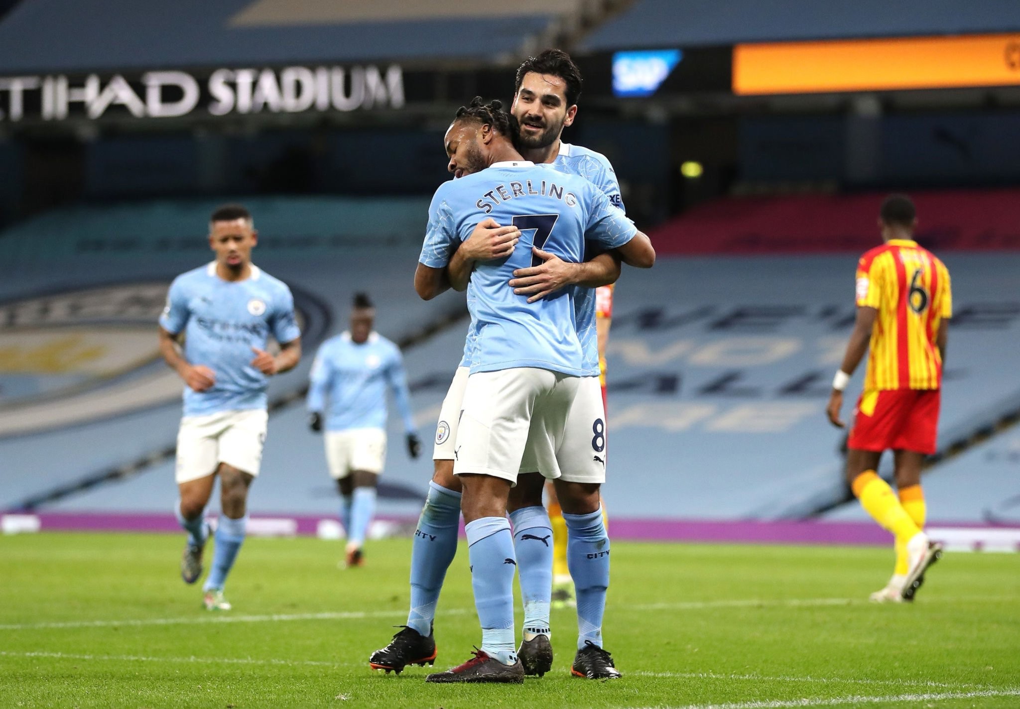 不乏有类似 不乏有类似